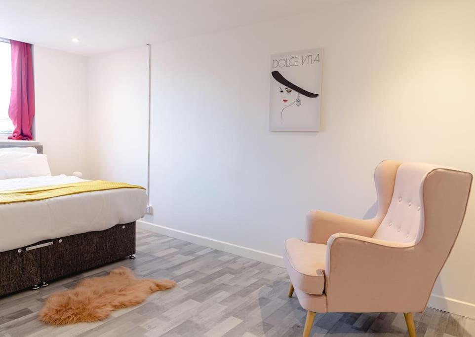 2 Bed With Free Parking Lägenhet London Exteriör bild